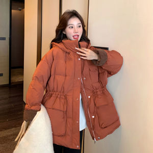 แจ็คเก็ตขนเป็ดสีแดงคอวีแขนยาวทรงหลวมสไตล์เกาหลี แจ็คเก็ตขนเป็ดสีขาว แจ็คเก็ตผ้าคอร์ดูรอยแบบใหม่ฤดูหนาวปี 2025 สำหรับผู้หญิง