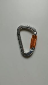 Móc leo núi chữ D có khóa tự động chắc chắn chịu lực