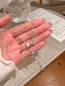 Kalung wanita kalung mutiara gaya vintage desain sederhana berbentuk kupu-kupu