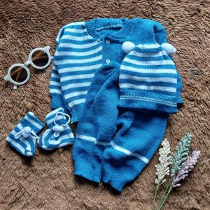 set 4 in 1 rajut lebah size M 0-4 bulan