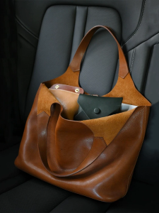 กระเป๋าถือทรงสี่เหลี่ยมด้านเท่าสีน้ำตาลขนาดใหญ่สำหรับผู้หญิง กระเป๋าสะพายไหล่แบบหนัง PU สำหรับใส่ของใช้ประจำวัน