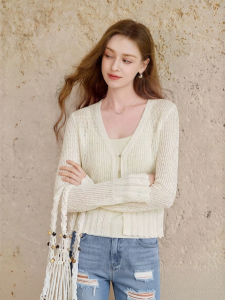 XIANGYING | French Style V-Neck Flare Sleeve Slim Fit Knitted Cardigan