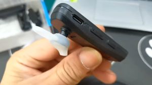 Daytech Walkie Talkie Jarak Jauh - HT Mini Dual Band Headset Telinga Baterai 3 Hari + Garansi