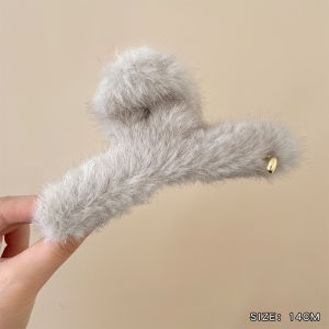 Large Size Plush Hair Claw Clip Womens 2024 New Simple Style Shark Hair Clip Fashionable Hair Accessories for Thick Hair