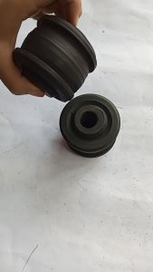 Karet Bushing Arm & Bosh Sayap Besar Depan untuk Avanza Xenia Tahun 2004 - 2011