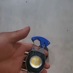 Đen led mini thông minh nhiều chức năng như móc khóa tua vít còi quẹt điện mở nắp chai đa năng dùng pin sạc