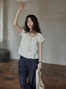seemon | French Style Unique and Stylish Petite Embroidered Shirt