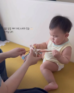 ĐỒ CHƠI RÚT DÂY LITTLE LIFE SILICONE STRING TOY CHO BÉ