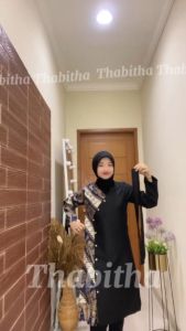 Tunik Wanita Batik: Model Terbaru & Cara Memakainya