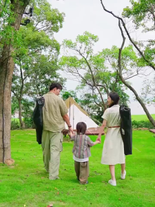 BASE OUT เก้าอี้พับ สีดํา สําหรับตั้งแคมป์กลางแจ้งเก้าอี้สนามพับเก้าอี้พับได้