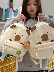 【พร้อมส่ง】kapibala กระเป๋าเป้ สะพายหลัง กระเป๋าแฟชั่น ความจุขนาดใหญ่เวอร์ชั่นเกาหลี นักเรียนแฟชั่น 2025