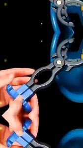 Professional Gas Tank Liquefied Gas Spanner Wrench Tighten Opener3 in 1 Multifunctional Can Opener Walnut Opener Gas Tank Wrench