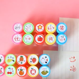 Đồ chơi con dấu mini với nhiều hoạ tiết hoạt hình đáng yêu kích thích khả năng sáng tạo của bé