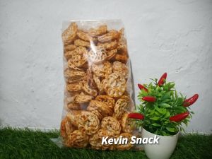 KERUPUK SEBLAK RAFAEL PEDAS DAUN JERUK 500GRAM