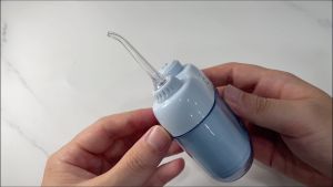 Dr.isla Water Floss Electric Mini portabel 3 Mode Pembersih Karang Gigi 4 Nozel Profesional CF410