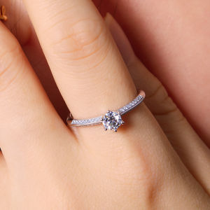 Luxurious 0.5-carat laboratory-grown diamond engagement ring exquisitely set in 925 sterling silver