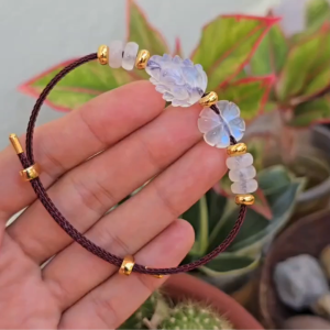 Q2609 Vòng ngũ điếu cỏ 4 lá hồ ly chúa Moonstone trắng ánh đỉnh chóp hợp Kim & Thủy - Phong Thủy TUDO