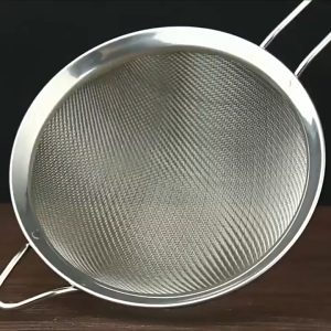 Marino กระชอนกรองอาหาร กระชอนตักอาหาร วัสดุสแตนเลส รูถี่ละเอียด No.Y2260