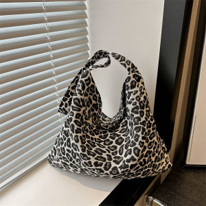 Large Capacity Canvas Tote Bag Womens 2024 New Korean Style Commuter Single Shoulder Armpit Crossbody Bag with Leopard Print