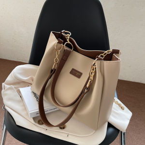 Fashionable Large Capacity Shoulder Bag 2024 New Womens Tote Bag Commuter Class Bucket Shape Soft Surface Zipper Closure Casual Style
