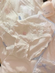 Cute Pure Cotton 5A Underwear Womens Thin Briefs mid Waist Lace Edge Antibacterial Comfortable Ladies Innerwear Strawberry Party Creamy Rabbit
