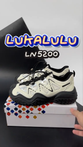 (ของขวัญฟรี) รองเท้าแตะกีฬา พิมพ์ลายดอกไม้ รองเท้าชายหาด รองเท้ากลางแจ้ง สำหรับผู้หญิง L23M076138S/L24A076735/L24A255723/L24A469693/L24S076620A น่ารัก