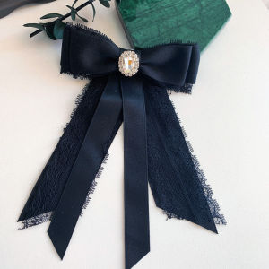 เข็มกลัดผีเสื้อประดับคอแบบหนังสือรูปผีเสื้อสีดำขาวสไตล์เกาหลี เข็มกลัดผู้ชายระดับไฮเอนด์ แฟชั่นงานวันเกิด