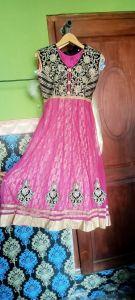 gaun Bollywood velvet