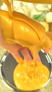 Masker Wajah Glowing Retinol Gold Firming Skin - Hunmui Snake Venom Kurangi Penuaan & Meremajakan Kulit