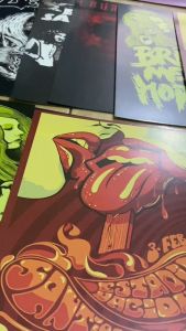 POSTER DINDING KAMAR COWOK MODEL NEON LIGHT DESAIN KUALITAS BAHAN PREMIUM STIKER ART CARTON - SC20