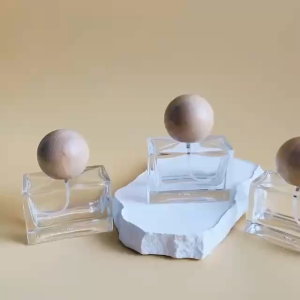 Vỏ rỗng chai đựng nước hoa 30ml kiểu hình khối nắp gỗ tròn cao cấp thiết kế dày dặn vòi xịt phun sương