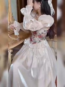 Rencana Blog: Pakaian Adat Prancis Retro Palace Dengan Leher Bulat & Organza M562