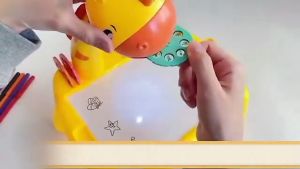 Đèn Chiếu Hình Tập Vẽ Cho Bé Vẽ Hình Vẽ Tranh Máy Chiếu Có Nhạc Hình Hươu