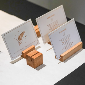 Hộp Đựng Thẻ Cắm Hình Bằng Gỗ Nguyên Khối Đế Để Bàn Chất Liệu Gỗ Hộp Đựng Thẻ Góc Nghiêng Đồ Trang Trí Văn Phòng Phẩm