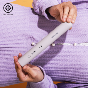 ที่ลอนผม เหล็กผม เครื่องม้วนผมพกพา ระบบทำความร้อนอย่างรวดเร็ว สามารถรีดตรงและม้วนได้ การชาร์จ USB