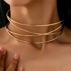 A Womens Necklace with Simple Lines and a Stylish Design Suitable for Daily Wear and Parties