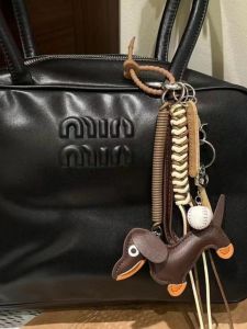 จี้กระเป๋าสุนัขแฮมเบอร์เกอร์สไตล์ย้อนยุคแบบทันสมัย เชือกถักแบบอเนกประสงค์สำหรับคู่รัก จี้กระเป๋าแบบทันสมัย โซ่กุญแจแบบย้อนยุค