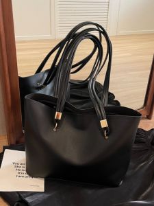 กระเป๋าถือทรงสี่เหลี่ยมด้านเท่าขนาดใหญ่สำหรับผู้หญิง กระเป๋าสะพายไหล่ข้างเดียวแบบมีซิปปิด กระเป๋าถือแบบลำลองสำหรับเดินทาง กระเป๋าถือ PU วัสดุ