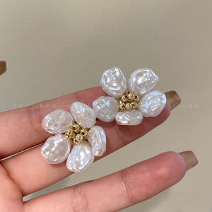 French Vintage Pearl Flower Earrings Womens Fashion 2025 New Lightweight Luxury Unique Design Stylish Ear Jewelry