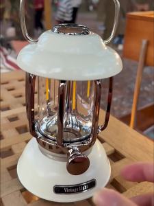 BEAUTY IN THE LIGHT | Đèn Dã Ngoại Sạc Lại Di Động Bền Bỉ