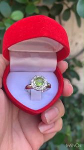 แหวนพลอยเพอริดอทแท้(Peridot)เงินแท้ 92.5% เคลือบทองคำขาว ไซส์นิ้ว 49 หรือ 5 US สินค้าส่งในกล่องเครื่องประดับ พร้อมใบรับประกัน