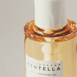SKIN1004 Centella Asiatica Brightening and Soothing Cleansing Oil suitable for sensitive skin. Authentic product.