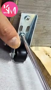 Roda Panduan Pintu Geser Universal untuk Pintu Roda Peninggi Menggantung Roda Geser Bawah Bahan Aluminium Dan Plastik - Lazada