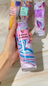 พร้อมส่ง Victoria น้ำหอมบอดี้สเปรย์น้ำหอมผู้หญิง กลิ่นหอมติดทนนาน ดอกไม้และผลไม้ perfume 236ml