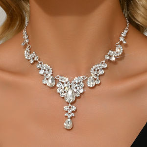 Retro palace style necklace with water droplets and diamond design for dinner parties vacations travel fashion items
