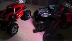 8T Rc 2077-S Mobil Remote Spray Truck Rc Asap Rc Off-Road Mainan Mobil Remote Control 2WD Strong Speed 1:18 Mainan Anak Rc
