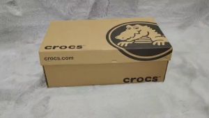 Classic Crocs Design: Men's Casual Footwear with Removable Insole for More Comfort OEM