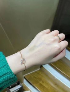 New Fashionable Pure Silver Letter Q Bracelet for Women Full of Diamonds Elegant Minimalist Stylish Hand Jewelry