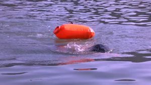 Water Sports Safety Swim Buoy Waterproof Airbag Inflated Buoy Inflatable Open Swimming Buoy Safety Bag Storable items