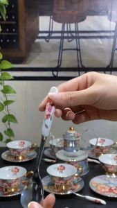 Bộ ấm chén Hoa Hồng uống trà Anh cao cấp Hoa hồng Vintage- 6 ấm + chén + ấm đun hàng cao cấp làm quà tặng tân Gia-CONVEENIENCE Shop